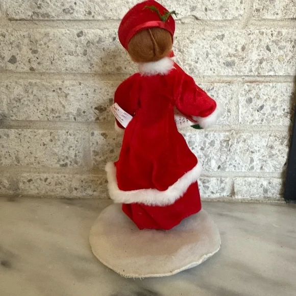 Vintage 1988 Annalee Doll 9” Caroler Woman - Picture 2 of 5